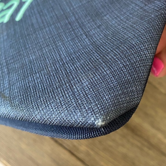 Thirty-One Snap On Pocket for Utility Tote - Picture 5 of 5